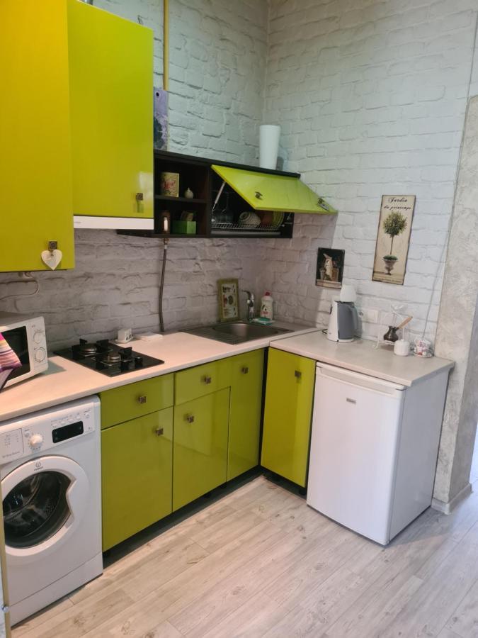Cozy Compact Flat In The City Center Львов Экстерьер фото