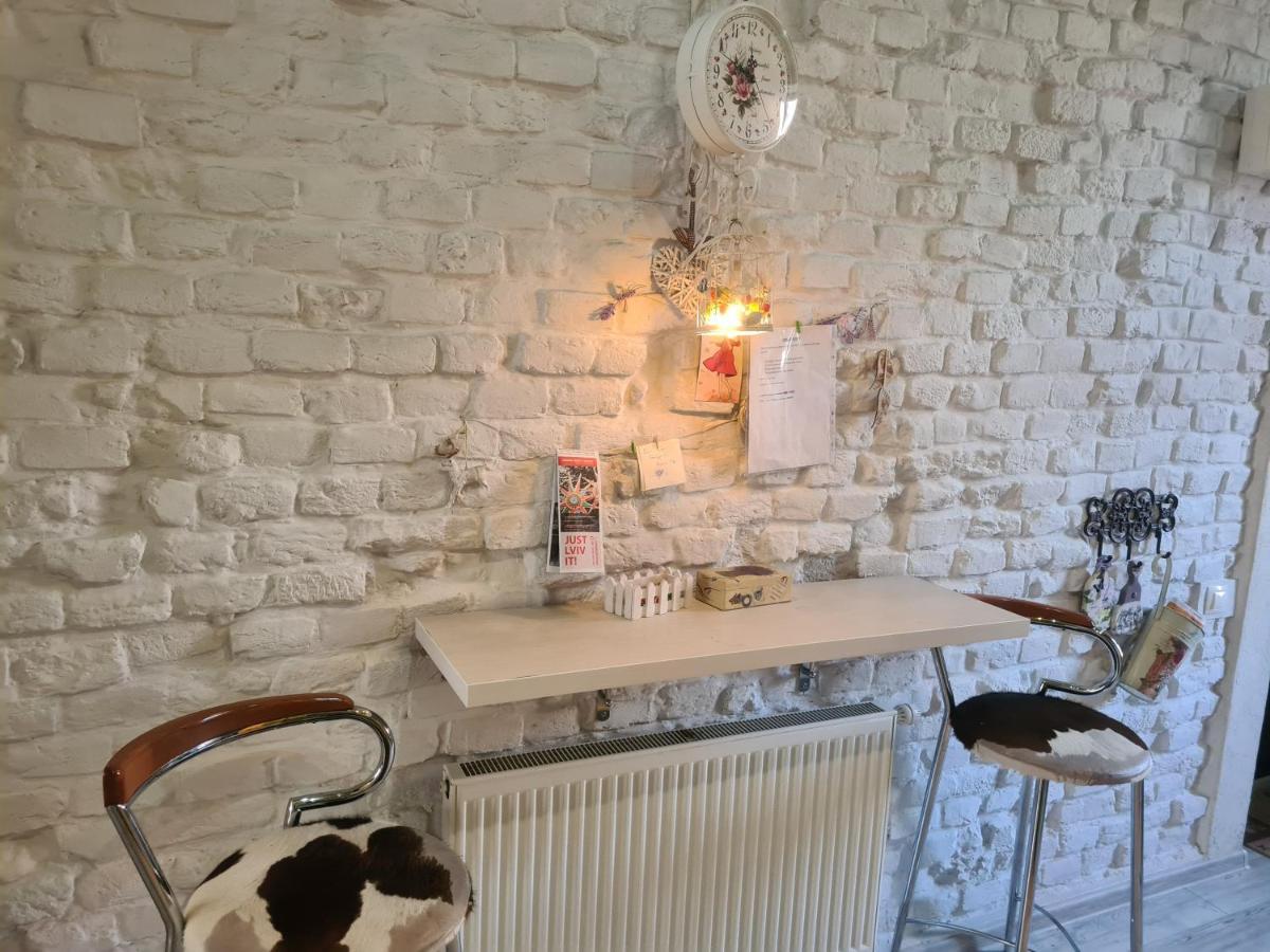 Cozy Compact Flat In The City Center Львов Экстерьер фото