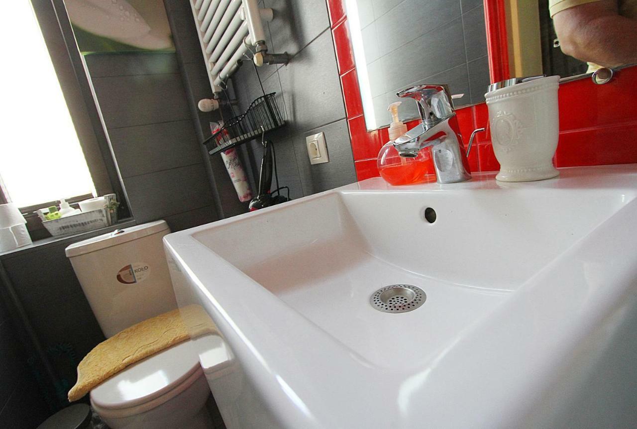 Cozy Compact Flat In The City Center Львов Экстерьер фото