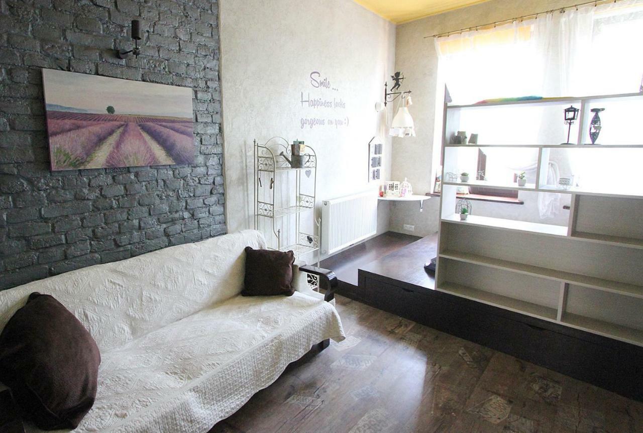 Cozy Compact Flat In The City Center Львов Экстерьер фото